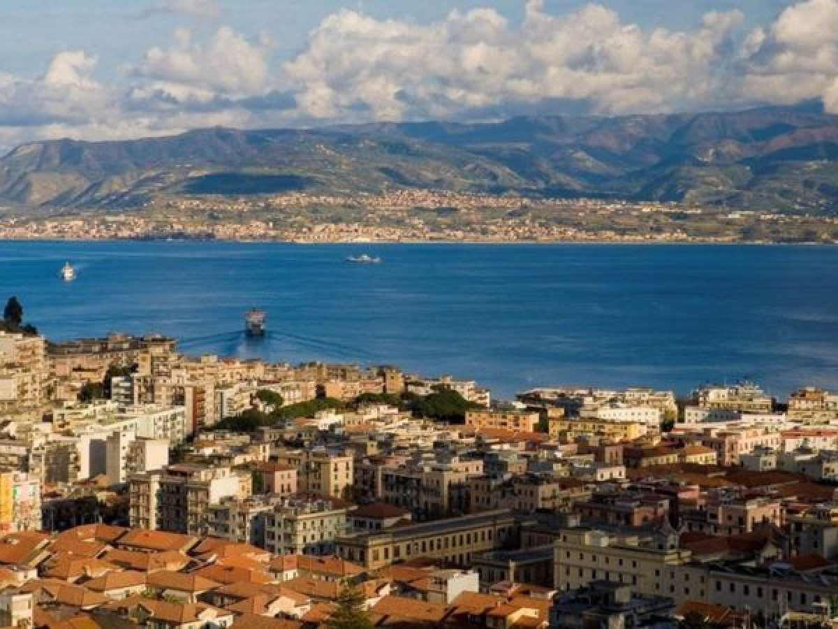 Vì vậy, chính quyền vùng Calabria muốn thông qua kế hoạch trên để thu hút nhiều người trẻ tuổi đến sinh sống và làm việc tại những ngôi làng trên.