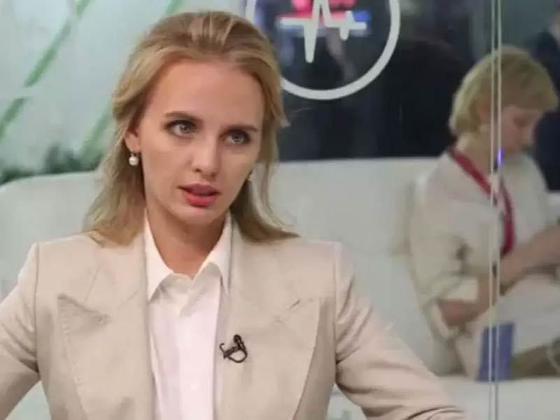 Hai con gái của Tổng thống Putin với bà Shkrebneva là Maria Vorontsova và Katerina Tikhonova. Trong đó, con gái cả Maria còn có biệt danh là Masha, năm nay 36 tuổi. Bà là một nhà nghiên cứu y khoa và đã kết hôn. Chồng của bà là doanh nhân người Hà Lan có tên Jorrit Faassen.