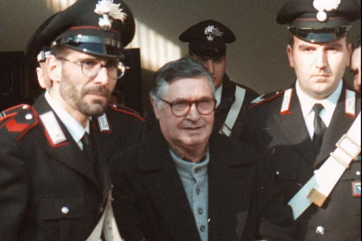 Với những bằng chứng phạm tội không thể chối cãi, Salvatore lĩnh 26 án tù chung thân. Gã bị biệt giam và không được phép có người thân thăm viếng.