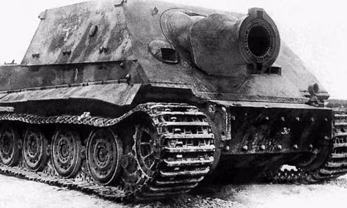 Pháo tự hành Sturmtiger là một vũ khí được chính quyền Hitler đặt nhiều kỳ vọng. Theo thiết kế, các nhà khoa học tạo ra lớp giáp của Sturmtiger lên đến gần 150 mm chỗ dày nhất và 80 mm chỗ mỏng nhất.