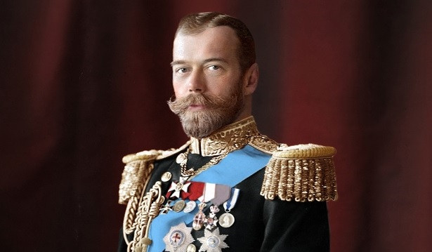 Sau cái chết của cha, Nicholas II lên ngôi báu và trị vì nước Nga từ năm 1894 cho đến năm 1917.