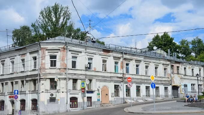 Tòa nhà Yaroshenko là một trong những ngôi nhà cổ nhất ở thủ đô Moscow, Nga. Theo các chuyên gia, ngôi nhà được xây dựng từ giữa thế kỷ 17.