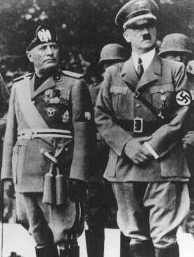 Về sau, Hitler và Mussolini chứng minh cho cả thế giới thấy họ hoàn toàn không xứng đáng với giải Nobel hòa bình khi đẩy đất nước và nhiều quốc gia khác vào Thế chiến 2. Họ cũng đứng sau nhiều sự kiện chết chóc khiến hàng triệu người thiệt mạng.