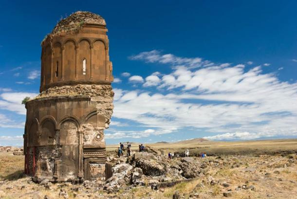 Trải qua nhiều thế kỷ, thành phố cổ Ani lần lượt được cai trị bởi những đế chế khác nhau. Đến năm 1920, nơi đây thuộc về Thổ Nhĩ Kỳ.