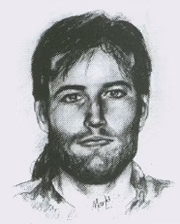 Cụ thể, vào ngày 27/7/1996, Rudolph đặt một quả bom gần công viên Olympic Centennial ở Atlanta, Georgia, Mỹ. Khi bom phát nổ, 2 người thiệt mạng và hơn 111 người bị thương. Ngay sau khi xảy ra vụ đánh bom nguy hiểm trên, cơ quan chức năng tiến hành điều tra nhằm tìm ra danh tính thủ phạm cũng như bắt hung thủ về quy án.