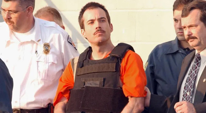 Theo đó, thông qua các nghiệp vụ điều tra và lời khai của các nhân chứng, cảnh sát xác định thủ phạm gây ra vụ đánh bom là Rudolph. Gã sinh năm 1966 tại đảo Merritt, bang Florida và từng làm nhiệm vụ tại Sư đoàn Không vận 101 tại Fort Campbell, bang Kentucky.