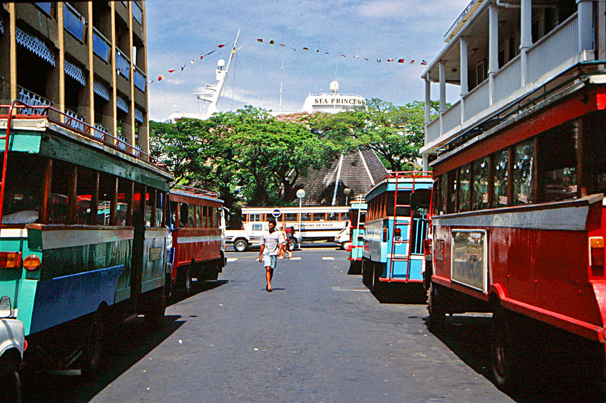 Trong những năm gần đây, Haiti gặp bất ổn về kinh tế, chính trị. Bạo lực băng đảng cũng ngày càng gia tăng.