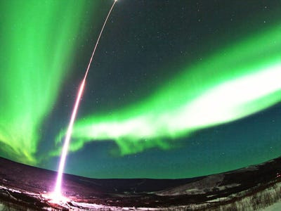 Tên lửa đẩy 4 tầng Black Brant được phóng lên có kích thước lớn và có khả năng bay xa 1.500 km. Do vậy, chỉ vài giây sau khi được phóng, tên lửa của Na Uy bị quân đội Nga phát hiện thông qua hệ thống radar cảnh báo sớm.