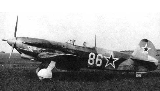 Máy bay chiến đấu Yak-9U được trang bị động cơ công suất 1500 mã lực VK-107A và có tốc độ 672 km/h. Theo đó, chiến đấu cơ của Liên Xô dễ dàng đuổi kịp máy bay chiến đấu Focke-Wulf FW-190A của Không quân Đức quốc xã cũng như oanh tạc các mục tiêu của quân địch.