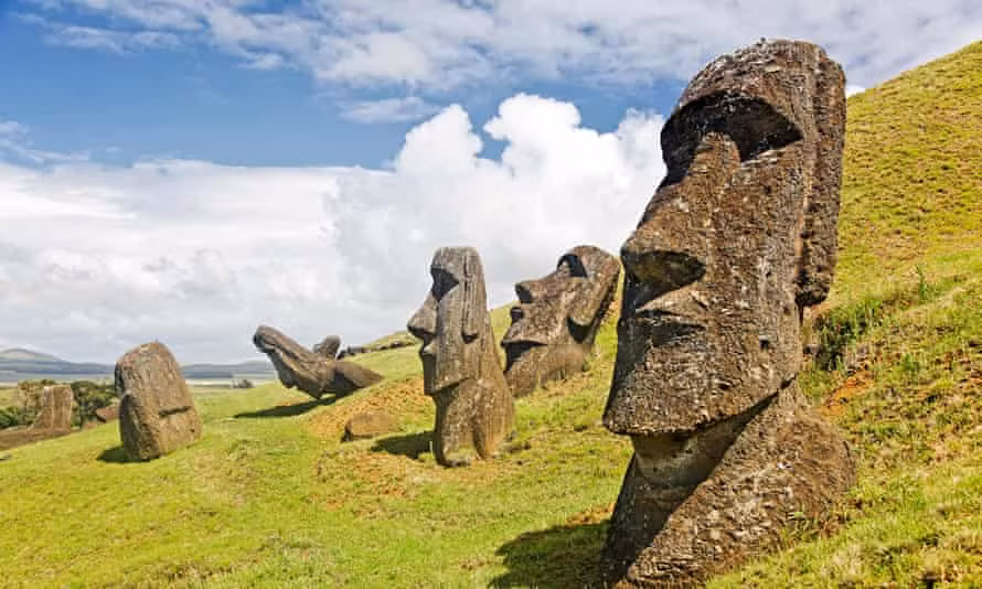 Thêm nữa, giới khảo cổ đi tìm kiếm lời giải cho việc người Rapa Nui chôn giấu phần thân của bức tượng sâu dưới mặt đất để làm gì.