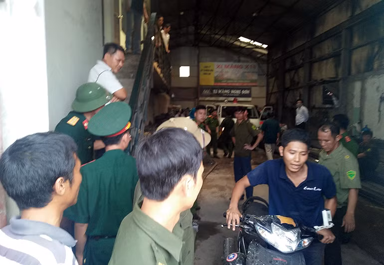 Trong khi đó, ông Nguyễn Văn Tám - Phó Chủ tịch HĐND xã Đức Thượng cho biết, vụ cháy xảy ra tại xưởng sản xuất bánh của một gia đình trên địa bàn xã Đức Thượng.