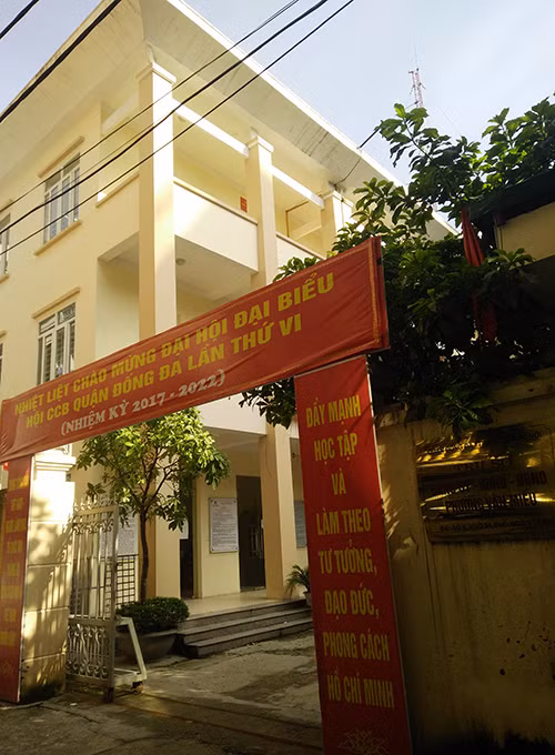 Ha Noi ket luan phuong Van Mieu khong “hanh” dan xin giay chung tu