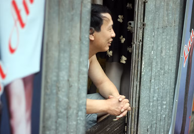 Anh: Duong pho Ha Noi bien thanh song do anh huong bao so 2-Hinh-7