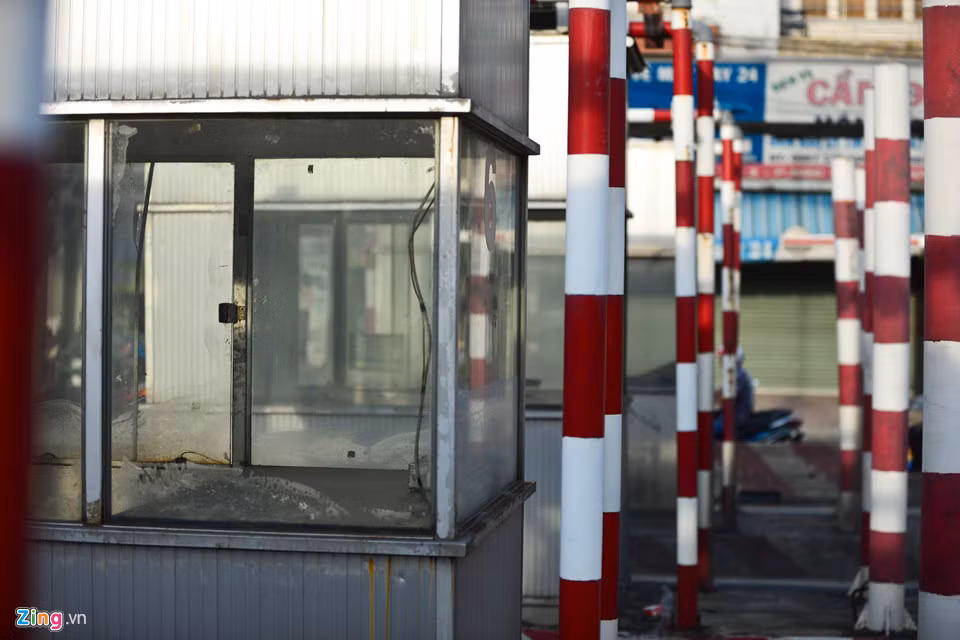 Trạm thu phí vẫn chưa đi vào hoạt động hoặc bị tháo dỡ, di dời.