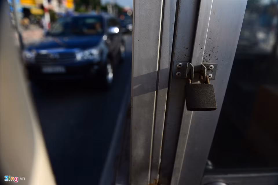 Cửa khóa chặt 24/24h.