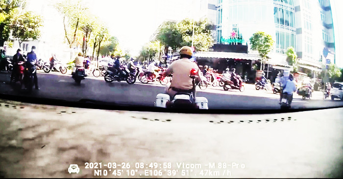 Anh Thanh chia sẻ thêm: "Tôi mừng quá vì có các anh cảnh sát giao thông mở đường nên mới chở chị đến bệnh viện kịp, không là nguy hiểm đến tính mạng của mẹ và bé. Vừa tới tôi có chạy đến xin bắt tay các anh để cảm ơn nhưng các anh nói lo cho chị đi". Cũng theo anh Thanh, sau đó anh nhận được tin là sức khỏe của chị và em bé bình thường, không bị ảnh hưởng và anh đến thông báo cho hai chiến sĩ CSGT biết. 