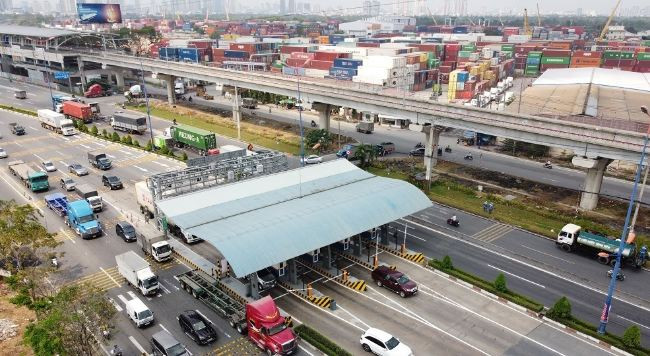  BOT Xa lộ Hà Nội sẽ thu phí 17 năm 9 tháng: Ngày 29/3, Công ty CP đầu tư hạ tầng kỹ thuật TP.HCM (CII) báo cáo về công tác triển khai thu phí tại trạm thu phí Xa lộ Hà Nội từ ngày 1/4 để hoàn vốn cho dự án mở rộng Xa lộ Hà Nội và Quốc lộ 1 dài 15,7km từ cầu Sài Gòn đến nút giao Tân Vạn. Dự kiến hoàn vốn là 17 năm 9 tháng. 