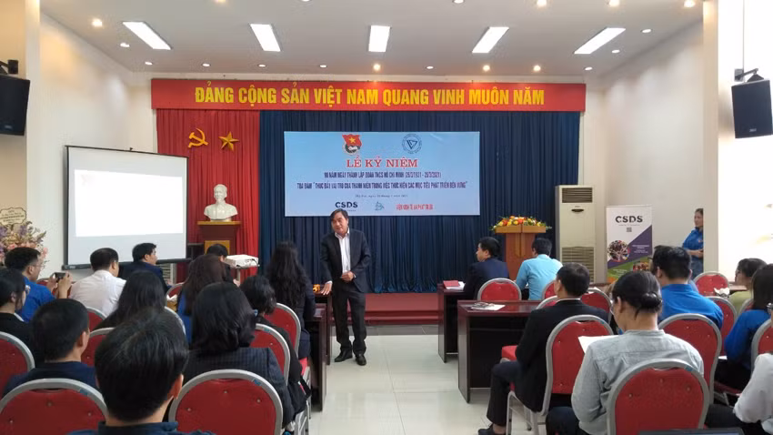 Doan Thanh nien VUSTA ky niem 90 nam thanh lap Doan TNCSHCM