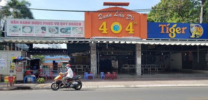  Hai thanh niên đánh bạn tử vong tại quán lẩu dê 404: Ngày 26/3 Công an TP.HCM cho biết đang điều tra vụ do mâu thuẫn trong lúc ăn nhậu, Phạm Tuấn Kiệt (33 tuổi, ngụ TP HCM) và Nguyễn Ngọc Lắm (27 tuổi, quê Cần Thơ) đã dùng hung khí tấn công Nguyễn Văn Đ. (26 tuổi, quê Bến Tre), khiến người này tử vong tại quán lẩu dê 404 trên địa bàn. 