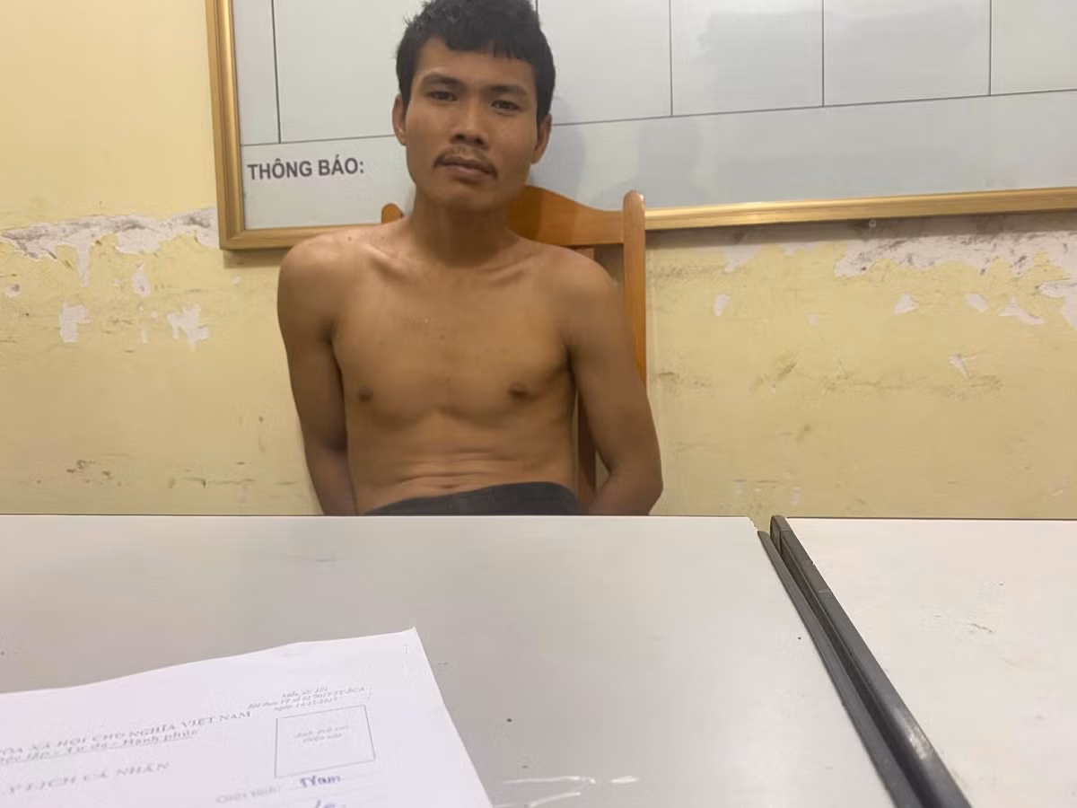 Nguoi dan ong dung riu danh chet nan nhan khai gi?