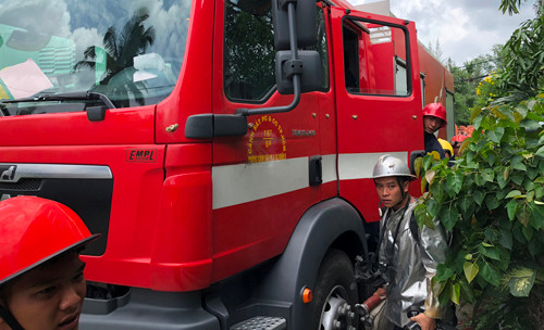 TP HCM: Chong cham lua dot nha sau khi cai nhau voi vo-Hinh-2