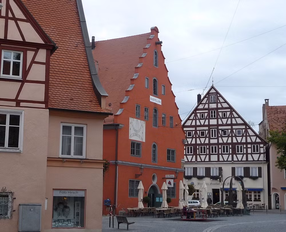 Chỉ đến lúc, các cư dân Nordlingen mới biết được rằng miệng hố nơi thị trấn mình tọa lạc là kết của của một vụ va chạm thiên thạch.