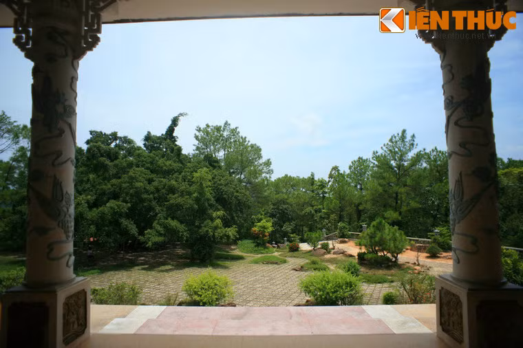 Với kiến trúc độc đáo và khung cảnh thiên nhiên thơ mộng, đan viện Thiên An đã trở thành điểm đến của nhiều du khách khi đến thăm xứ Huế.