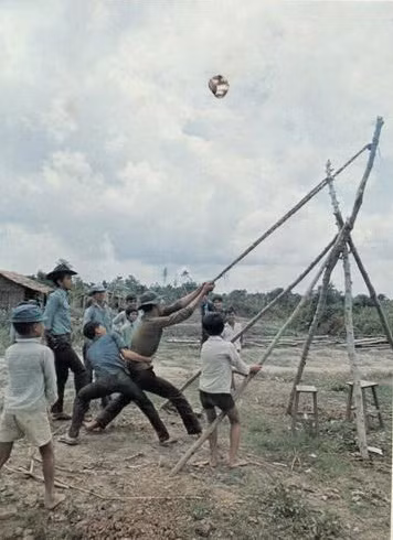 Anh de doi ve mien Nam nhung ngay sau giai phong (3)-Hinh-5