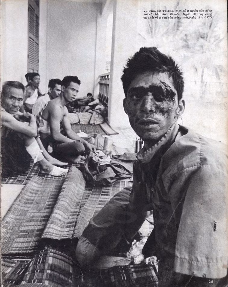 Những nời dân sống sót trong vụ thảm sát Takeo, Campuchia ngày 17/4/1970. Người đàn ông trong ảnh bị đạn bắn trúng mắt, đã chết không lâu sau đó.