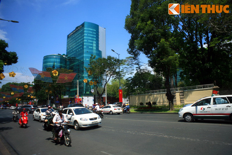 7. Ẩn sau vẻ ngoài sôi động, đường Lê Duẩn (trước 1975 là đường Thống Nhất) là một trong những con đường có lịch sử lâu đời nhất Sài Gòn. Tuyến đường này ghi dấu nhiều biến cố lịch sử quan trọng của thành phố trong cuộc kháng chiến chống Mỹ.