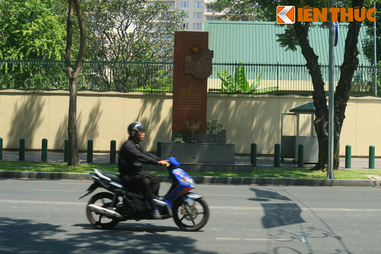 Tại con đường này, rạng sáng ngày 31/1/1968 (đêm mùng 2 Tết Mậu Thân), các chiến sĩ biệt động đã nổ súng đánh chiếm một mục tiêu "không tưởng": Đại sứ quán Mỹ. Dù chỉ giữ được trong 6 giờ, trận đánh đã khiến toàn thế giới sửng sốt.