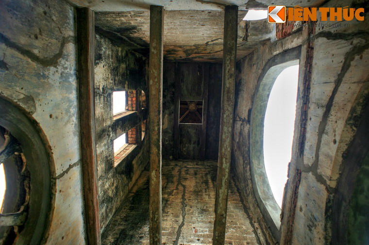 Sau năm 1975, thị xã Đồng Hới được tái thiết, riêng ngôi nhà thờ cổ đổ nát vẫn được giữ nguyên trạng. Đến năm 1997, phế tích của nhà thờ Tam Tòa chính thức được tỉnh Quảng Bình công nhận là một Khu Chứng tích tội ác chiến tranh.