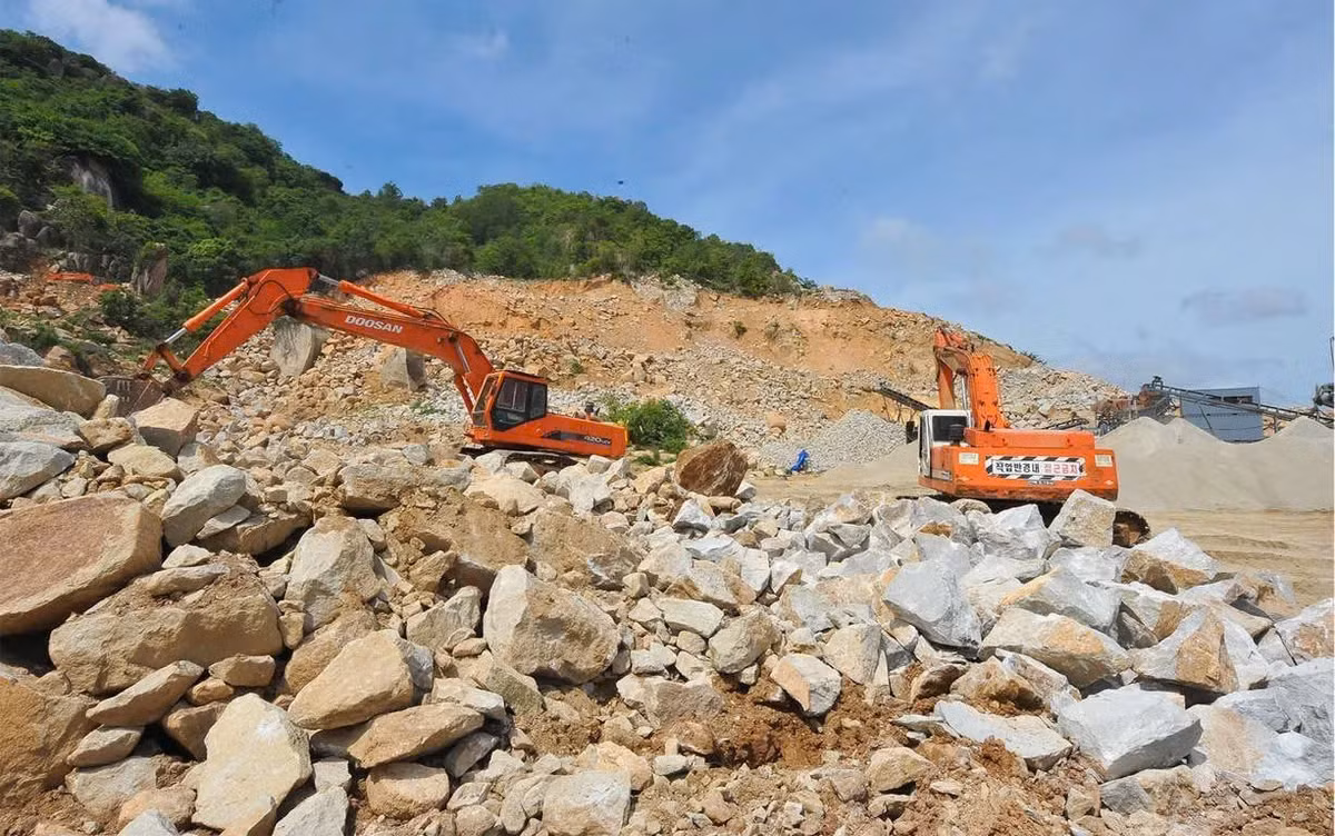 Ba Ria - Vung Tau chuan bi dua 6 mo khoang san len san