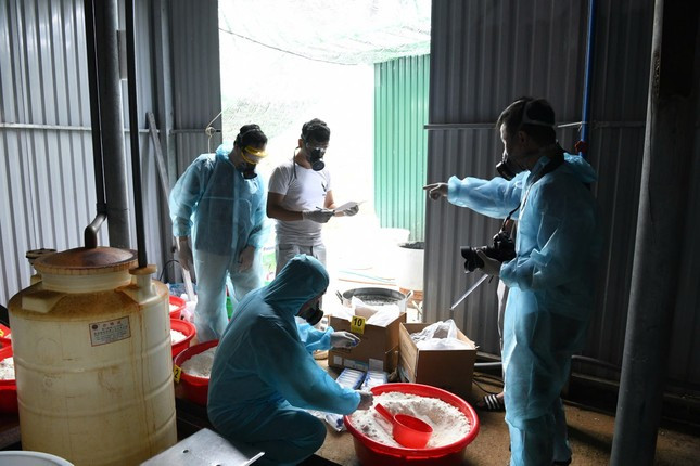 Khoi to 10 doi tuong trong duong day san xuat 1,4 tan ketamin-Hinh-2