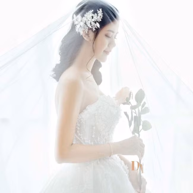 Vợ sắp cưới của Quế Ngọc Hải là Dương Thị Thùy Phương, vừa tốt nghiệp trường Đại học Vinh (Nghệ An).