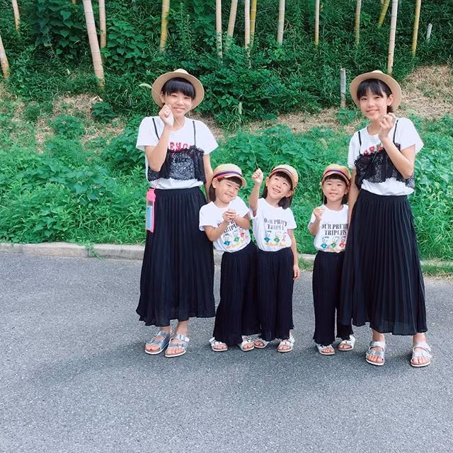 Cùng nhau diện đồ tông xoẹt tông...