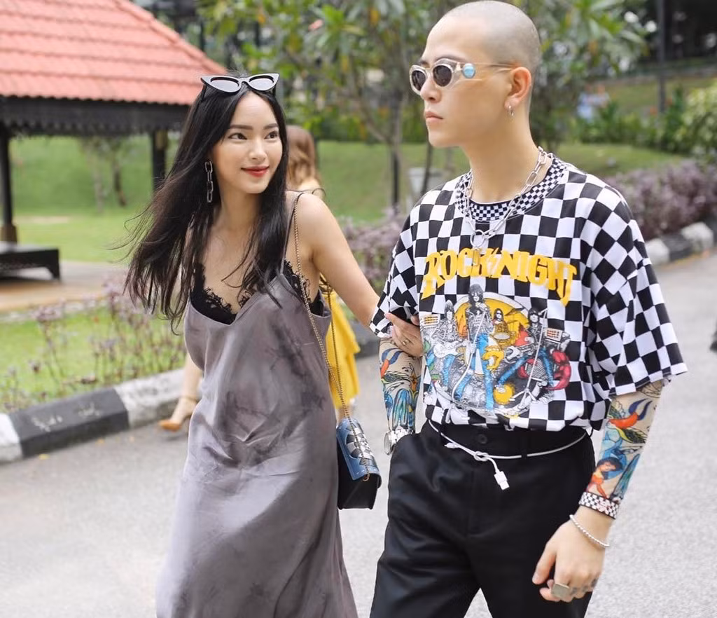 Châu Bùi - Decao là một trong những cặp hot teen nhận được nhiều sự ủng hộ kể từ lúc yêu nhau. Hai bạn trẻ công khai hẹn hò vào tháng 6/2016 và luôn được biết đến là đôi cá tính, nổi bật. Tinh yêu của hot girl Châu Bùi - Decao là những khoảnh khắc vừa lãng mạn, vừa nồng nhiệt. Họ cùng đi du lịch, gây ấn tượng tại Seoul Fashion Week và luôn gắn bó "như hình với bóng".