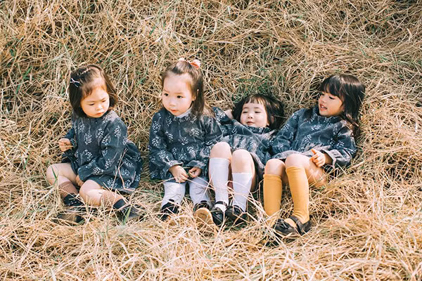 Mỗi người một vẻ nhưng lại cùng nhí nhố như nhau.