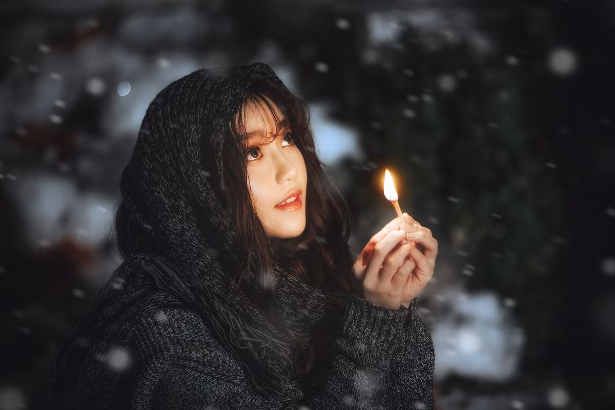 Với vẻ ngoài dễ thương xinh đẹp cùng tình yêu bóng đá cuồng nhiệt của mình, Thùy Dung nhận được nhiều sự quan tâm của các fan bóng đá. Trang Facebook cá nhân của cô có tới hơn 200 nghìn lượt theo dõi với đầy ắp hình ảnh liên quan đến bóng đá.