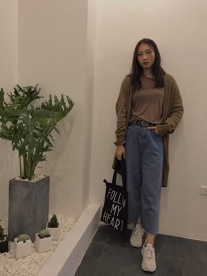 Quan niệm sống của cô là sống hết mình, vui vẻ làm những điều mà mình thích, yêu thương những người thương yêu mình. Không có gì là không thể, để thành công trước tiên ta phải tin là ta có thể", 9X cho hay.