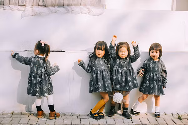 uổi chụp hình để kỷ niệm nhưng cũng là buổi đi chơi đáng nhớ của hội bạn thân nhí.