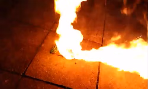 Dieu gi se xay ra khi pin dien thoai bi dam thung?