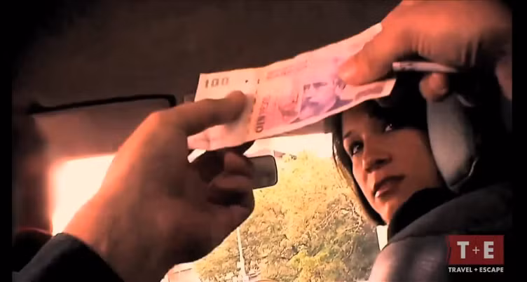 Lat tay tro tien that tien gia khi thanh toan taxi