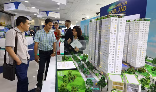 Triễn lãm “Sống phong cách cùng Novaland" vừa khai mạc sáng 20/5 tại sảnh Podium- Tầng trệt, Khu căn hộ Central Towers, quận 7, TP HCM.