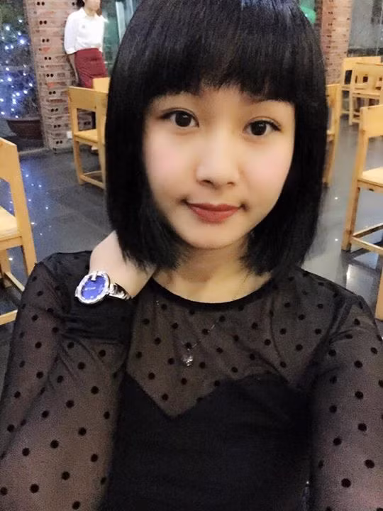 Chị Dương Quỳnh Tâm, sinh năm 1986 ở Hà Nội, mới đây là nhân vật được một số trang tin giới trẻ nhắc đến như một bà mẹ 30 tuổi có khuôn mặt của học sinh. Tìm hiểu thêm, ngắm thêm những hình ảnh về chị Tâm mới thấy những lời nhận xét này rất đúng với sự thật.