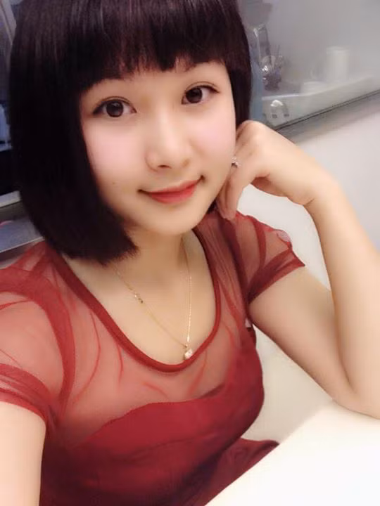 Chị Quỳnh Tâm cho biết, trước đây khi ra đường chị thường xuyên bị mọi người khen giống... một ai đó. Khi thì khen giống người nổi tiếng, khi lại khen giống gái Nhật Bản, gái Hàn Quốc... làm chị có chút vui nhưng cũng không tránh khỏi sự ngượng ngùng.