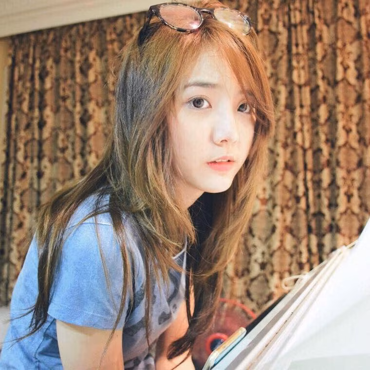 Danh tinh hot girl Thai Lan danh guitar dinh don tim fan-Hinh-6