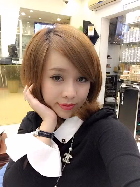 Câu chuyện làm đẹp, chăm sóc bản thân đang được giới trẻ, đặc biệt là các cô gái quan tâm. Sự xuất hiện của những người phụ nữ tuổi đã sang xế chiều, lớp U40 - U50 nhưng vẫn giữ được nhan sắc xinh đẹp cùng sự trẻ trung, tự tin hiếm có như chị Kim Dung... khiến nhiều bạn trẻ phải khâm phục.