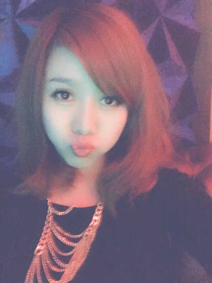 Không chỉ có khuôn mặt và ngoại hình trẻ hơn tuổi, chị Kim Dung còn thể hiện chất "xì-tin" yêu đời qua những cử chỉ đáng yêu, những bức ảnh tạo dáng tự sướng chia sẻ trên trang cá nhân.