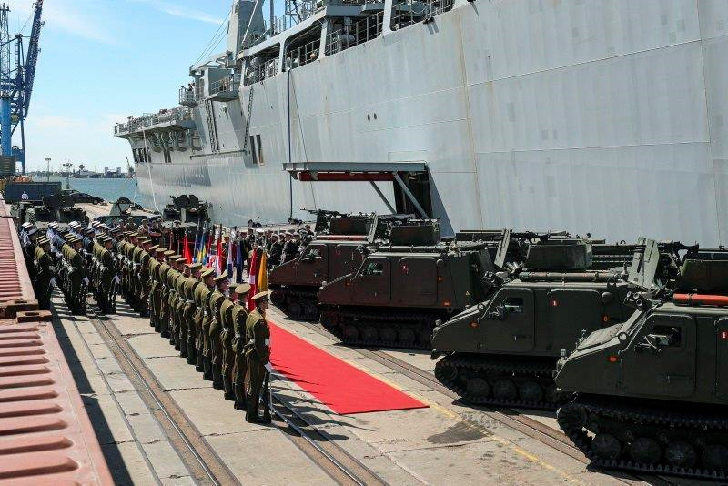 Cuộc tập trận mang tên Bảo vệ Baltic có sự tham gia của 4.000 binh sĩ, 44 tàu chiến từ 9 quốc gia thuộc Hiệp ước Bắc Đại Tây Dương (NATO). Tàu đổ bộ có sàn đáp cho trực thăng HMS Albion của Hải quân Hoàng gia Anh là kỳ hạm của cuộc tập trận.